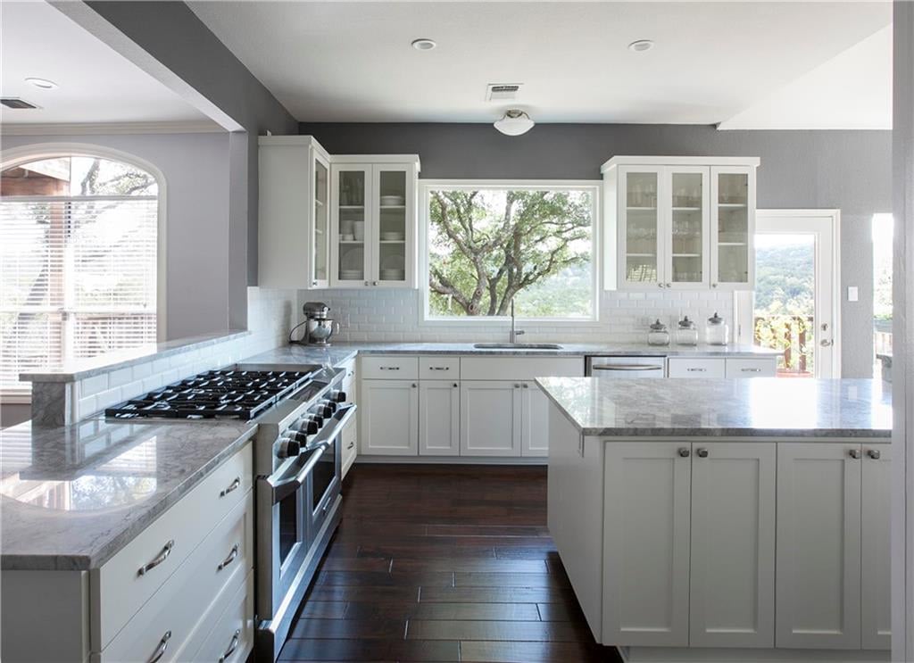405 N Weston Lane