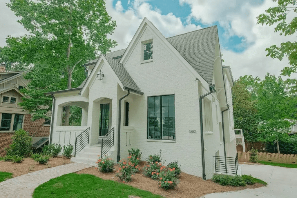 992 Highland View