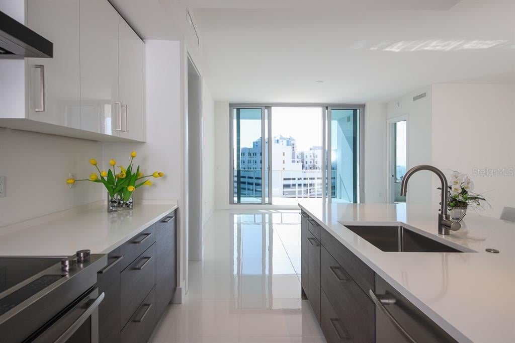 111 S Pineapple Ave Unit 812