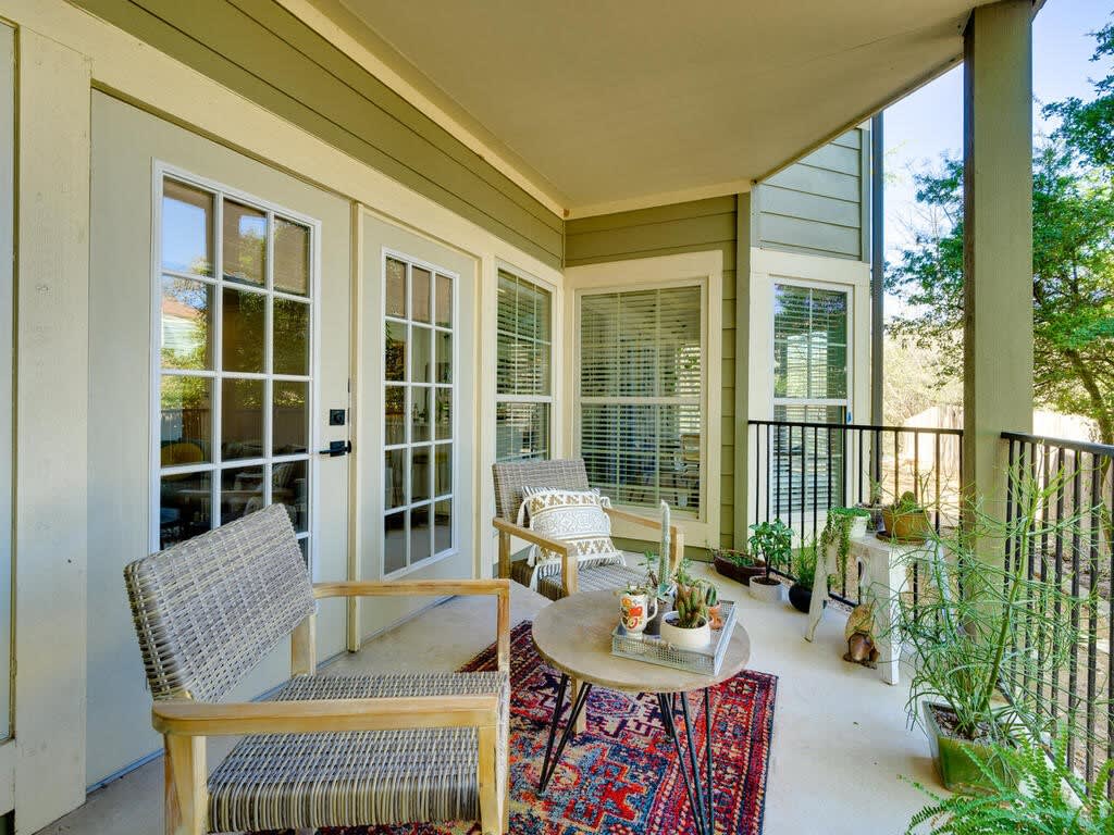 6810 Deatonhill Drive