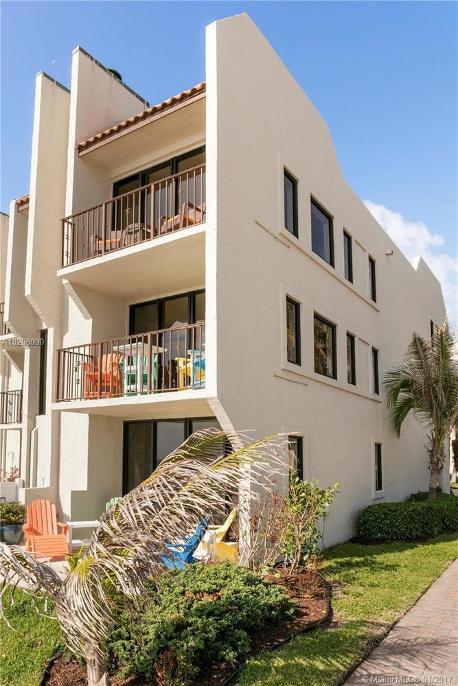 1223 Hillsboro Mile, #9