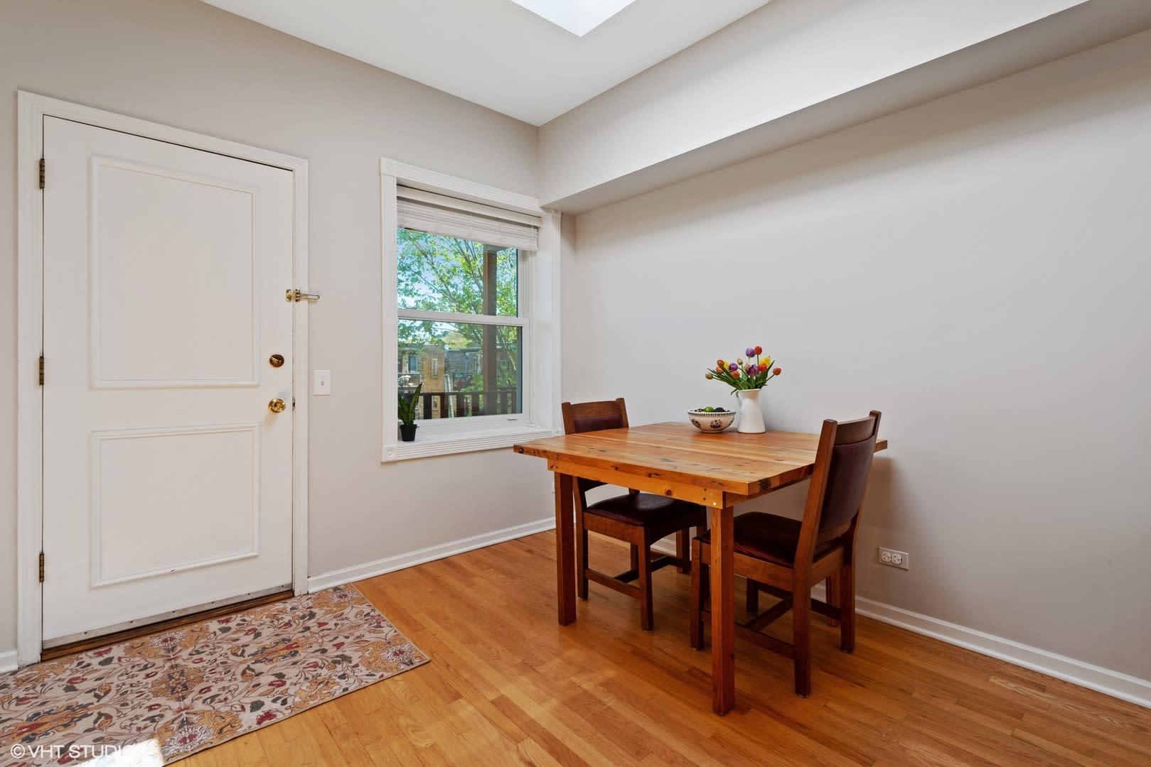 4413 N Magnolia