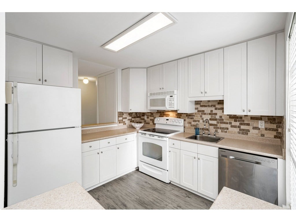 101-9149 Saturna Dr