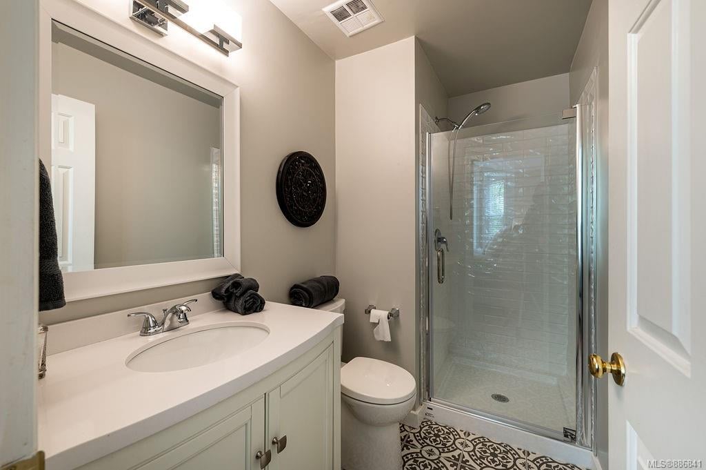7-4540 W Saanich Rd