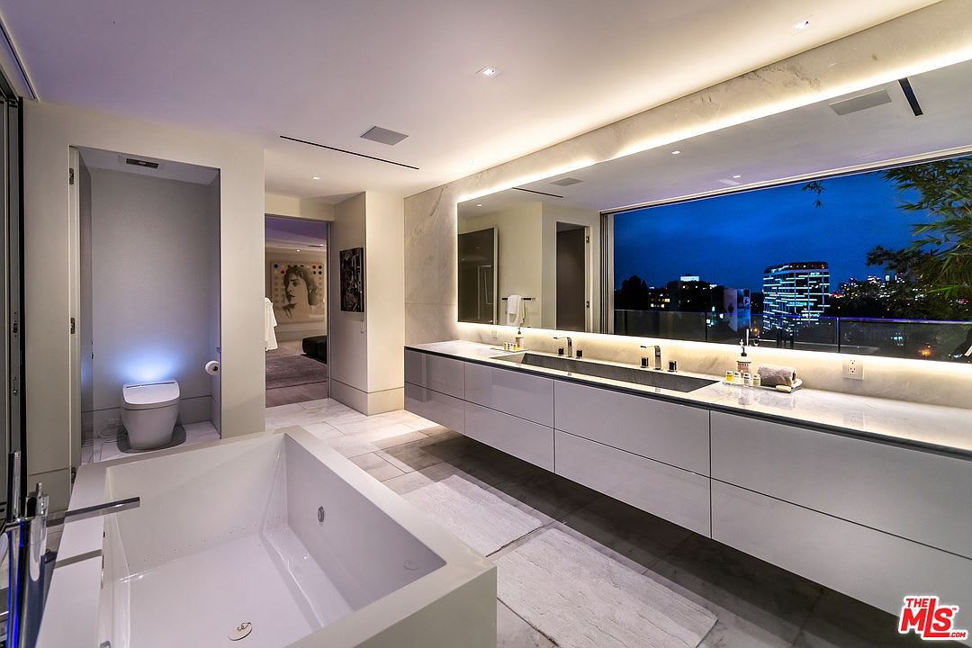 St Ives Modern - Hollywood Hills