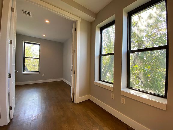 557 FRANKLIN Ave Apt: 12