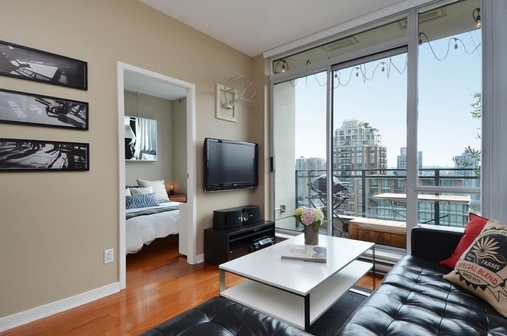 PH10-1082 Seymour Street, Vancouver