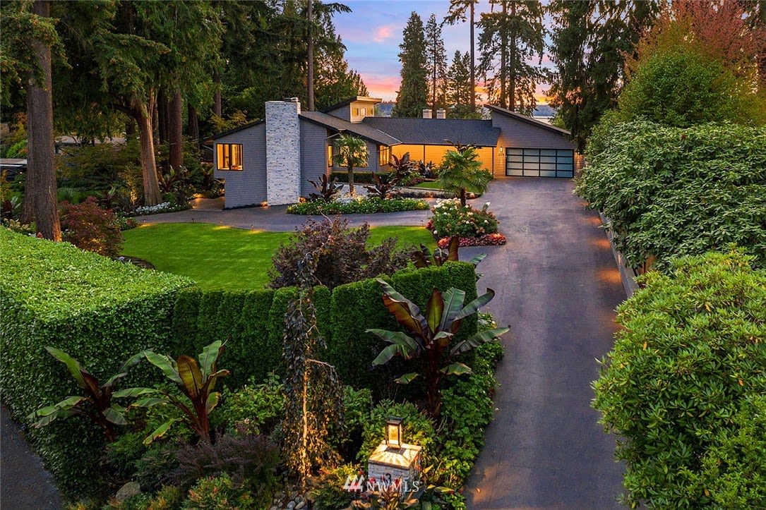329 Overlake Dr E