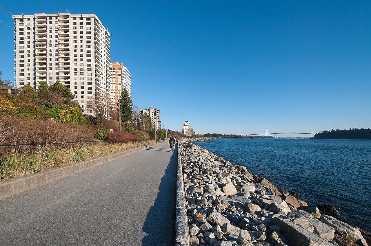 202-1930 Marine Dr