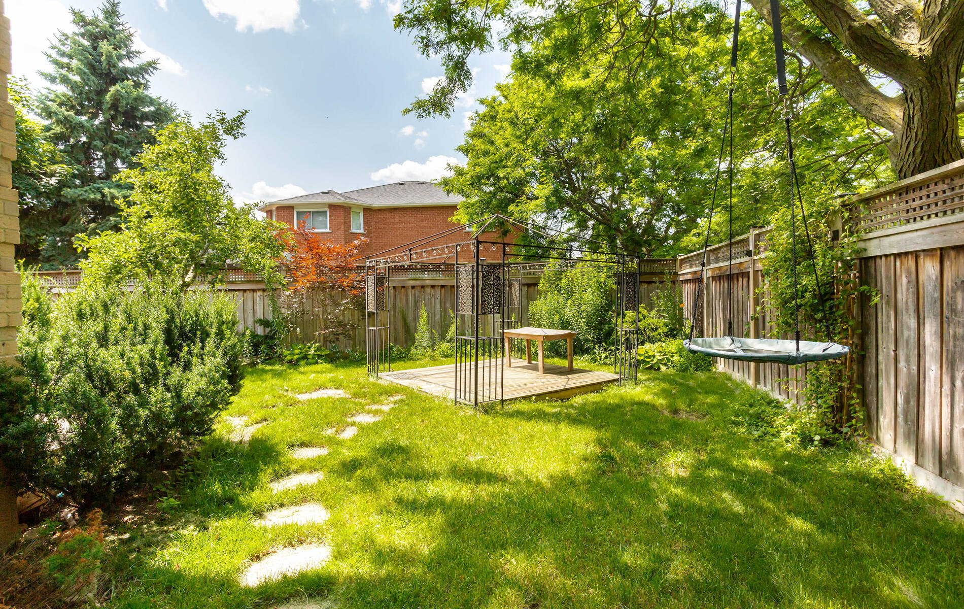 1308 Valerie Cres