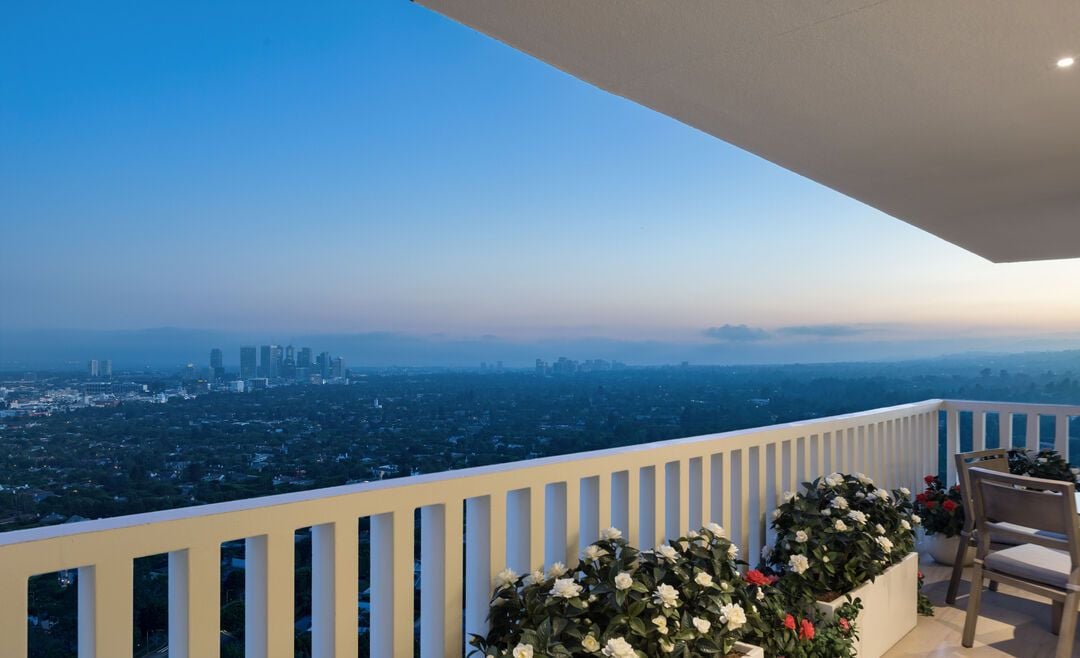 9255 Doheny Rd #2402, West Hollywood