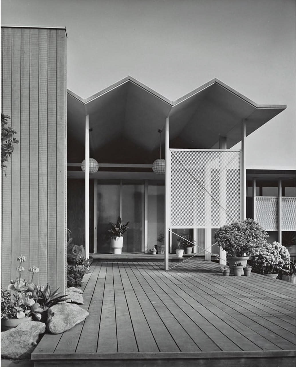Mid-Century Modern by Frank Lloyd Wright Apprentice! The Dupont Residence: 4545 North Lane