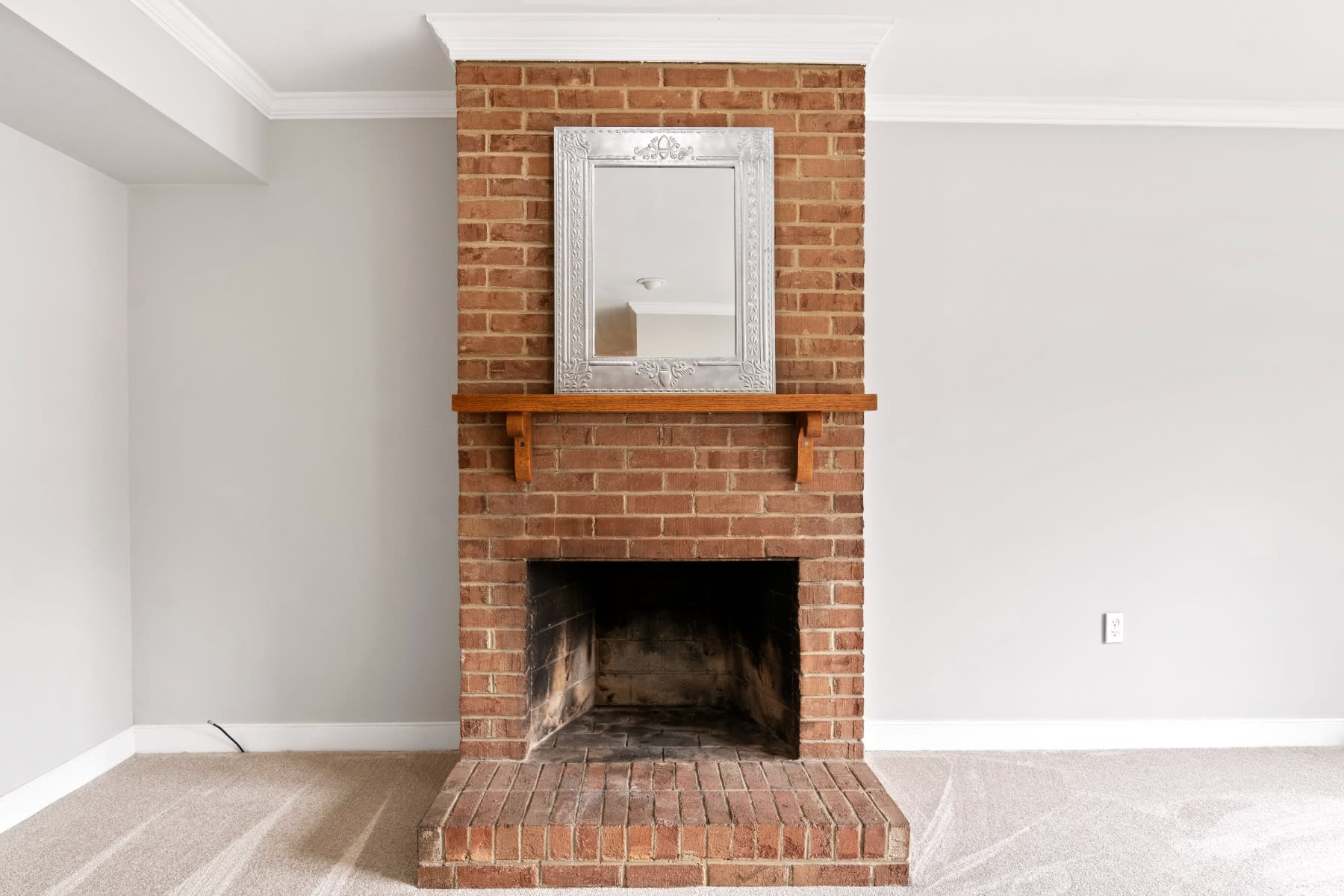 812 Roehampton Court