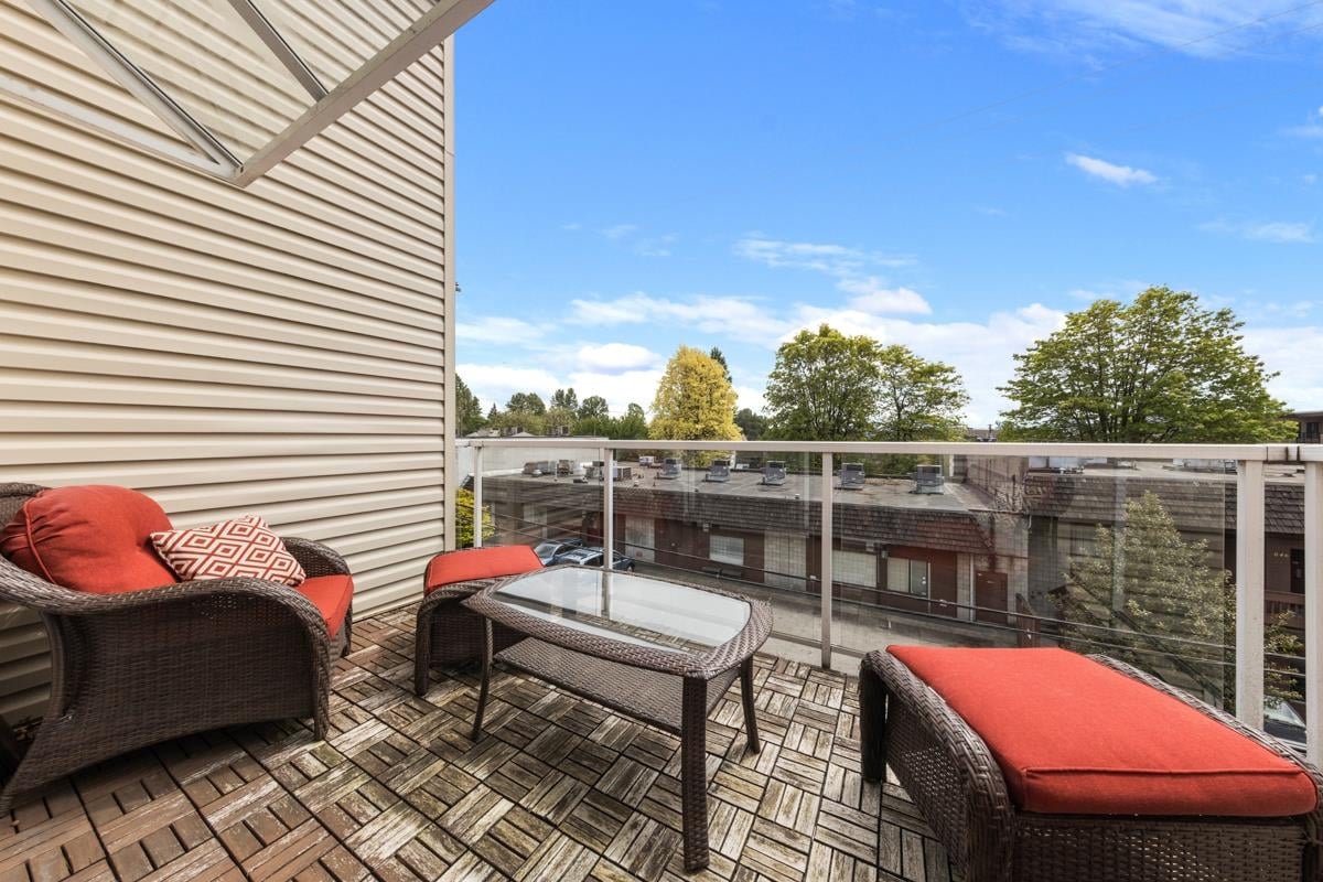 304-827 W 16th Street, North Vancouver