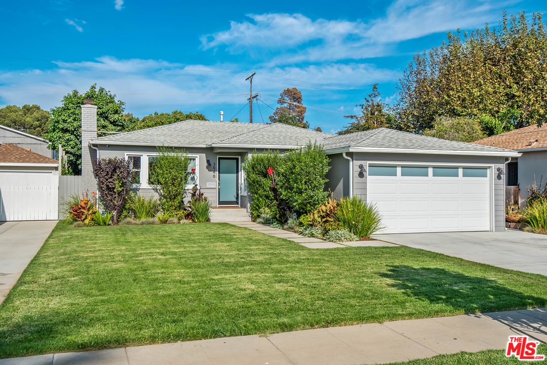 3946 Minerva Ave