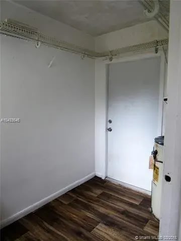 18 SW 10th St