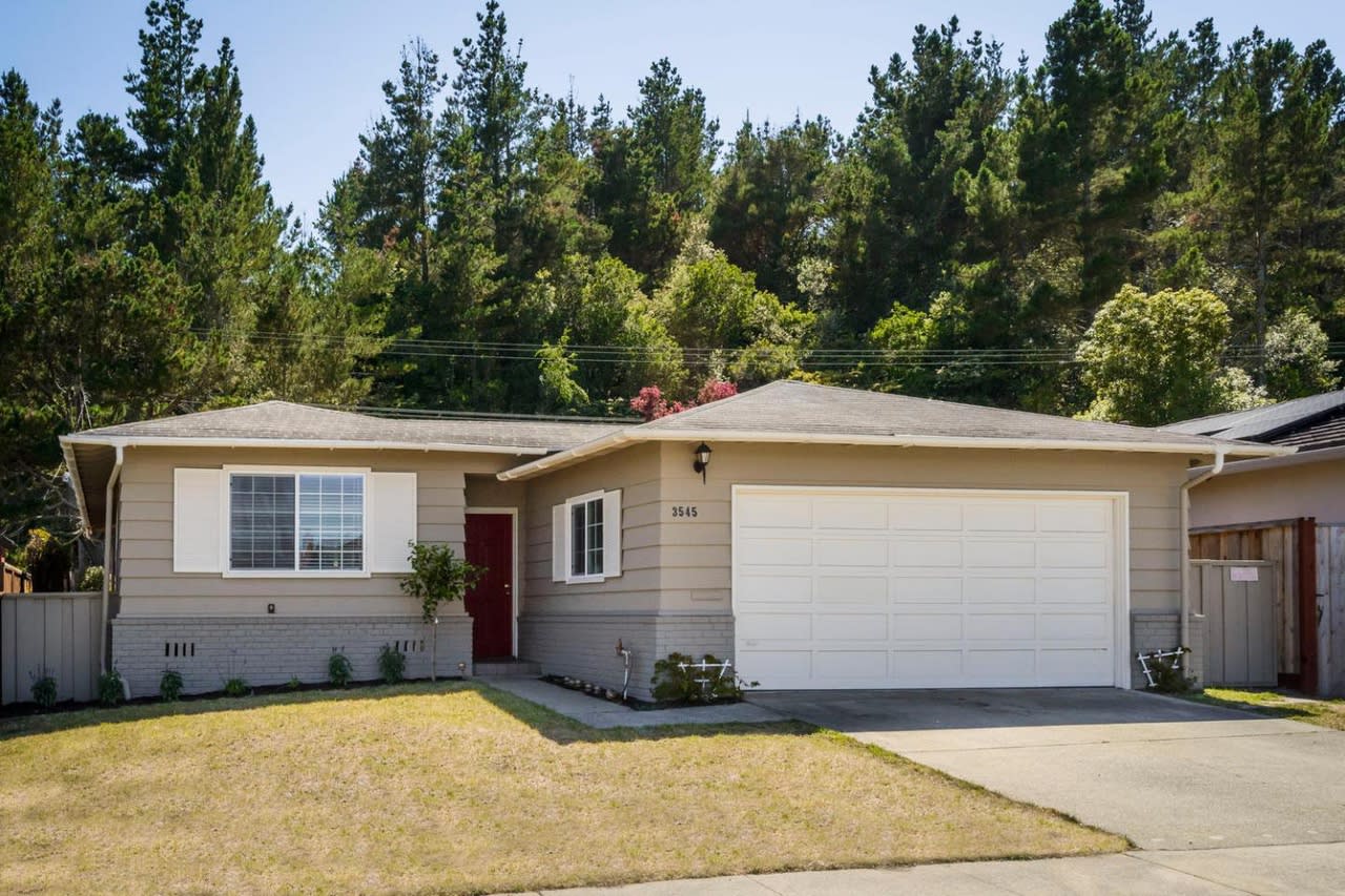 3545 Fleetwood Dr