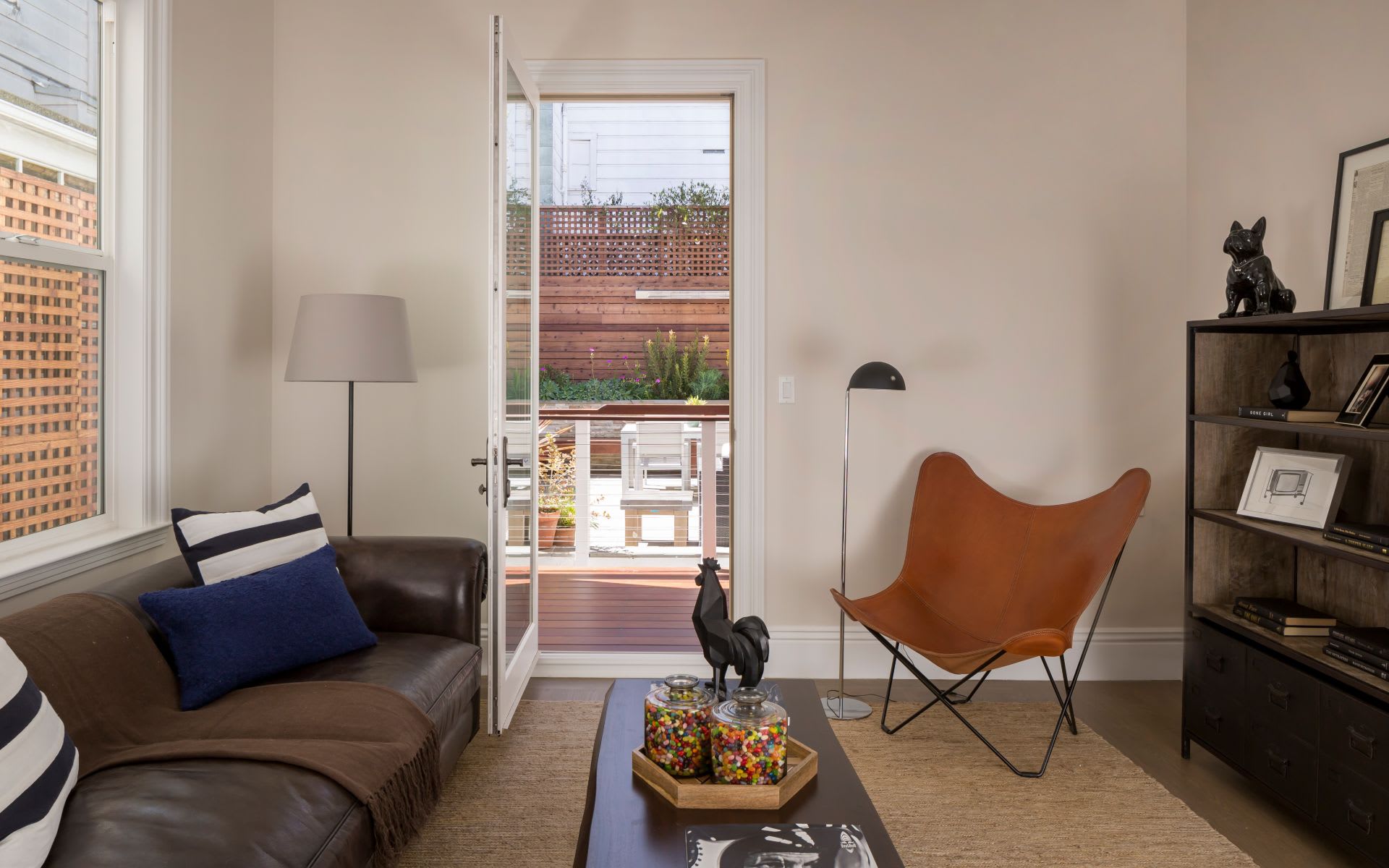 1523 Baker St