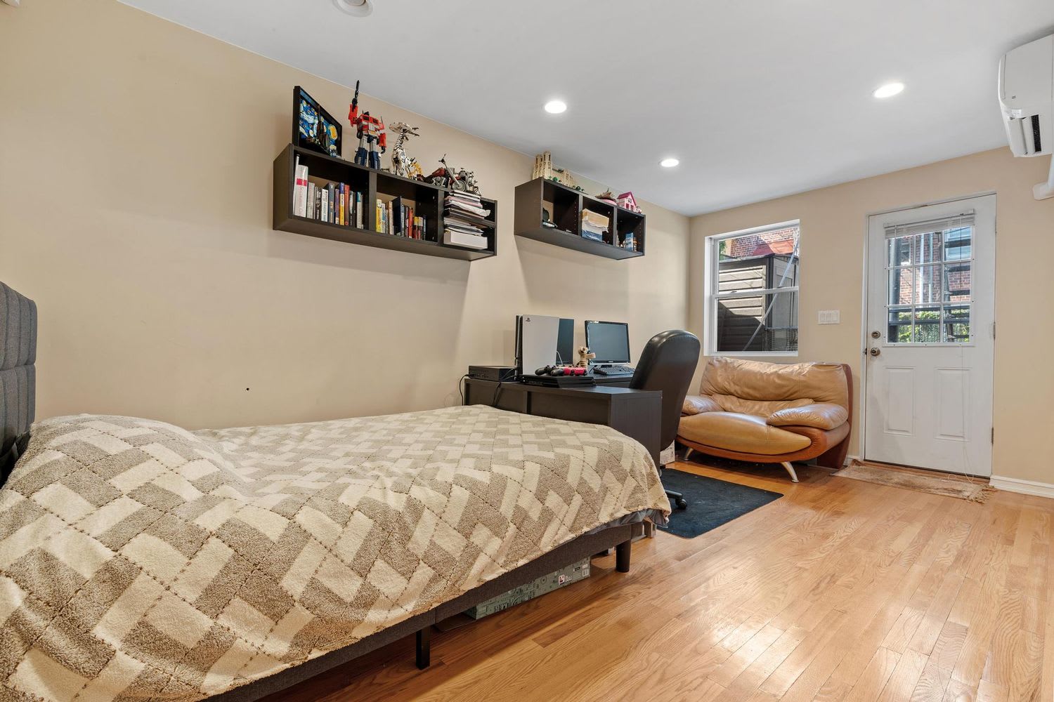 729 Kathleen Place