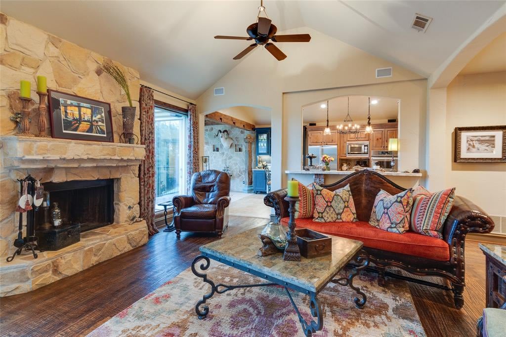 2907 Peninsula Dr