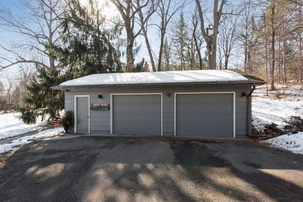 1115 Holly Ln