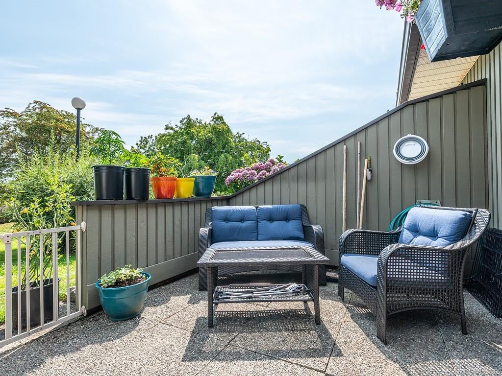 23-7751 E Saanich Rd