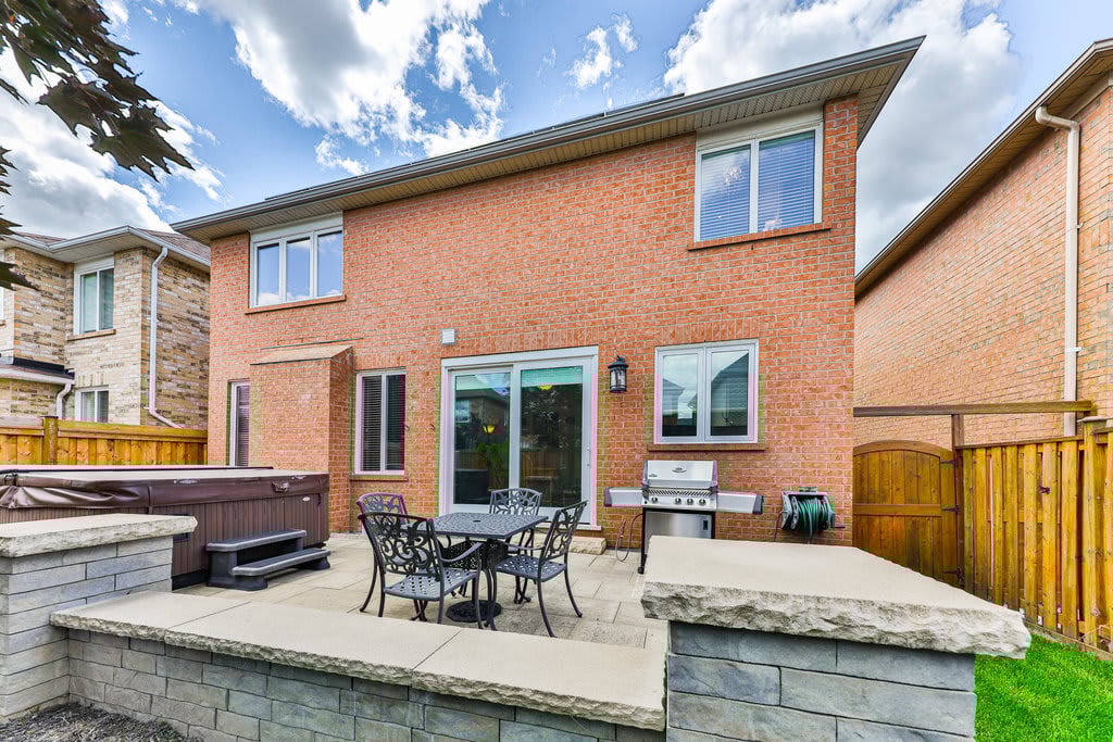 7 Crew Crescent, Maple