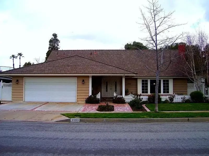 2000 Kornat Dr