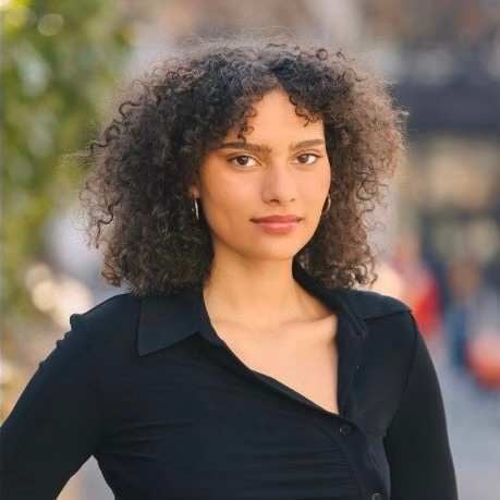 Zoe  Jackson 