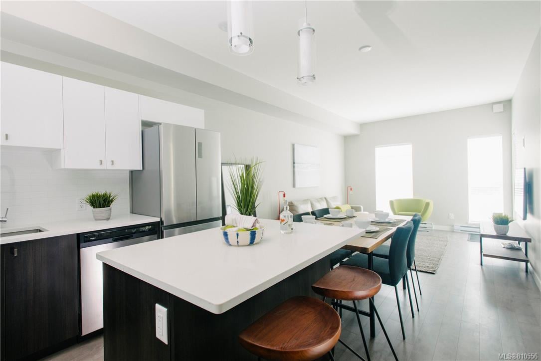 214-767 Tyee Rd
