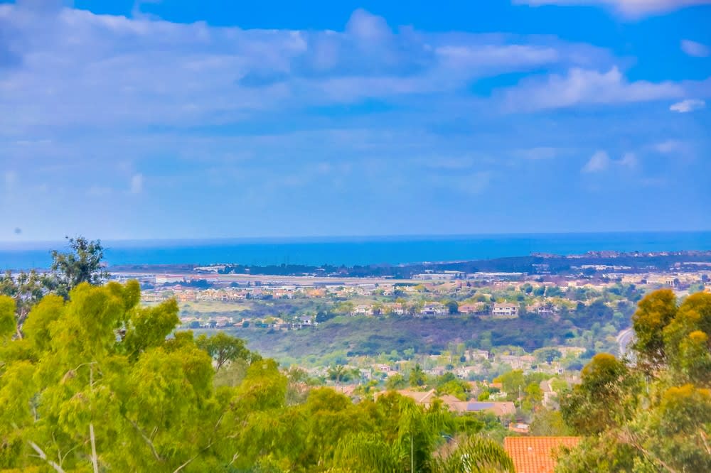 1704 Azul Vista