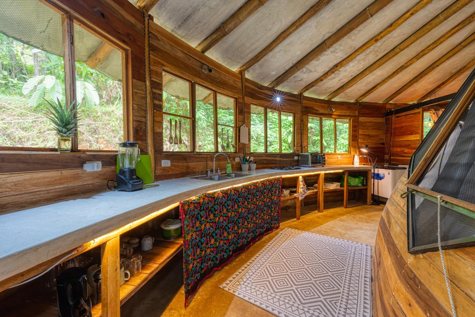 Exceptional Retreat Center on 62 Acre in Tinamastes