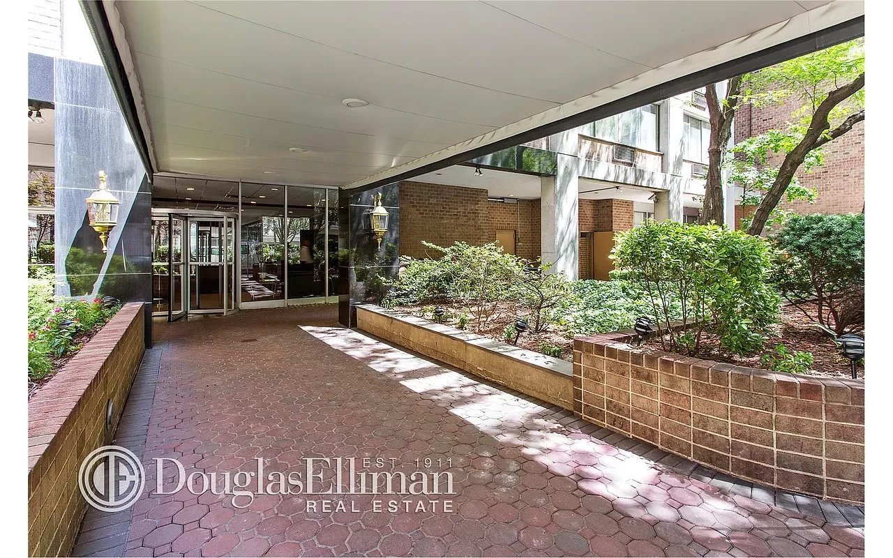 353 E 72nd St #16A