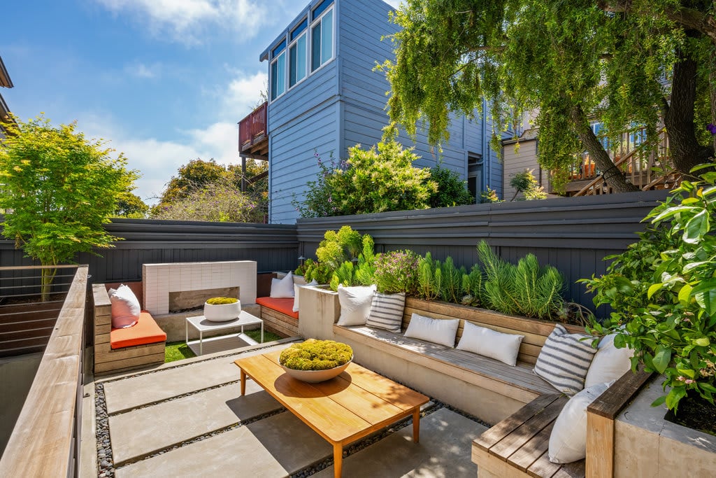228 Ellsworth