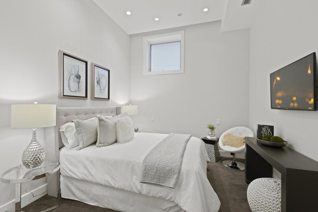 4 Bedroom with Rooftop Located in the Heart of River North