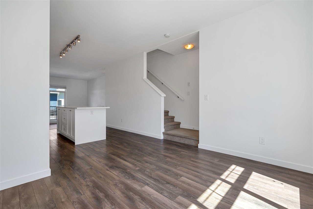 81-16678 25 Ave