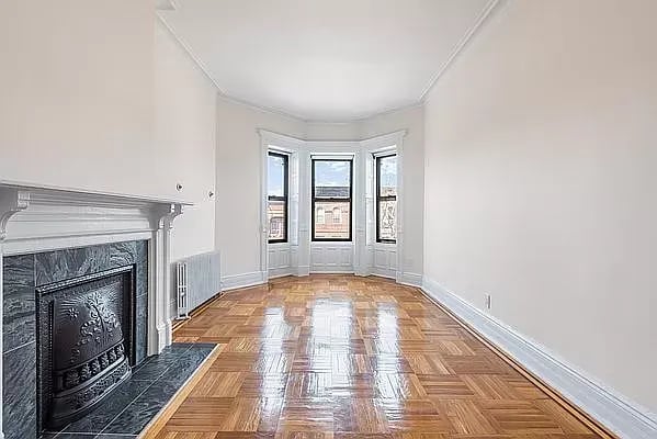 256 Hancock St. 4F