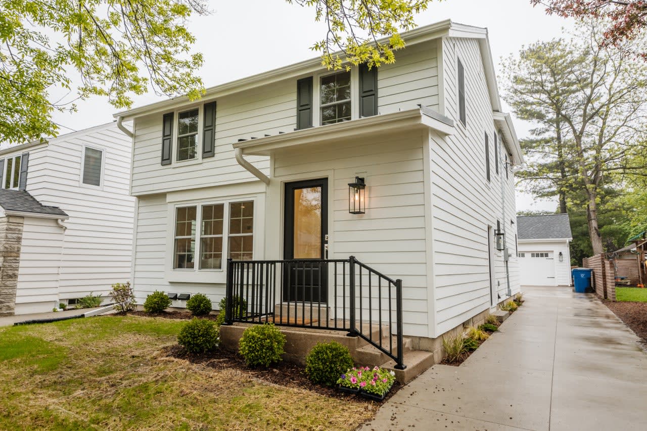 5154 N. Idelwild ave, Whitefish Bay