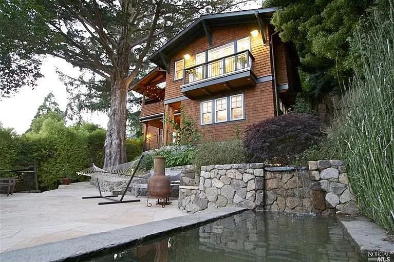 100 Circle Ave