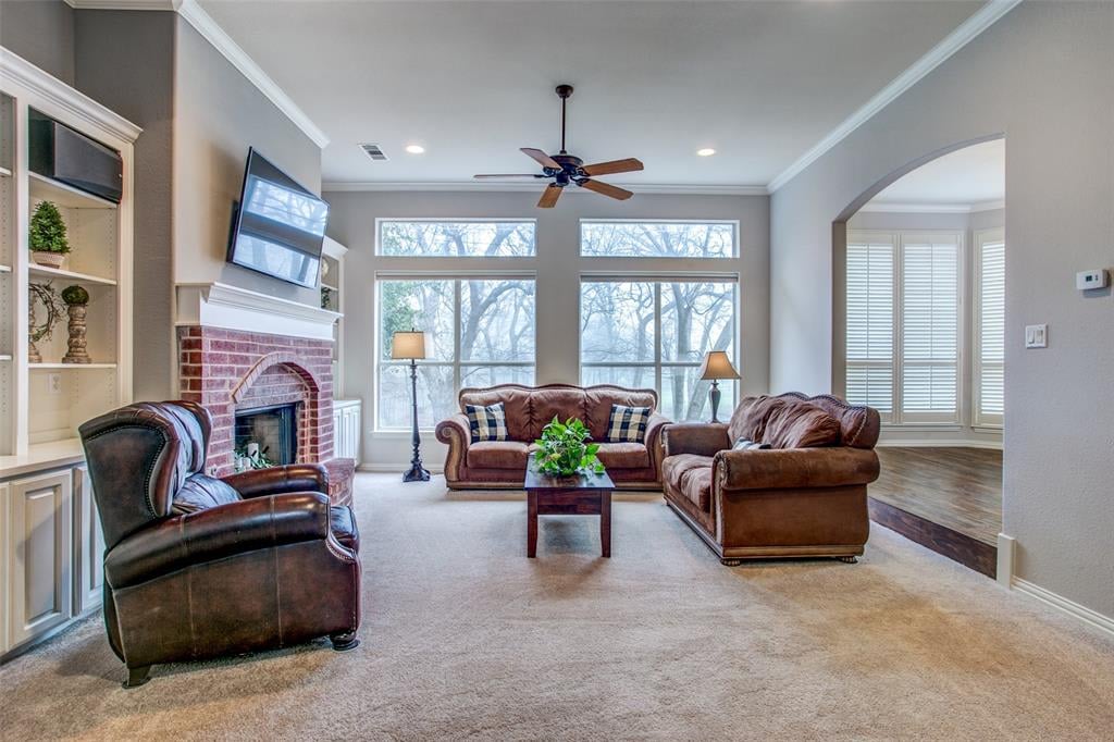 3114 Oakview Dr