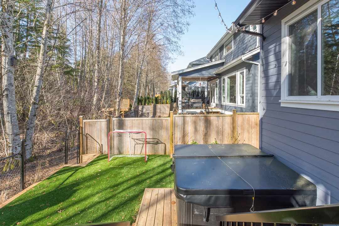 39217 Falcon Cres