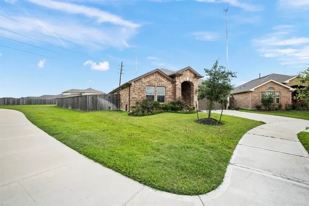 4203 Aspen Creek Dr