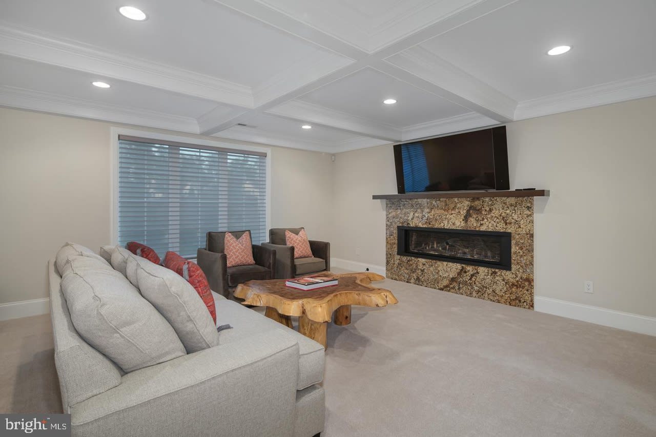 1309 Summer Hill Ln