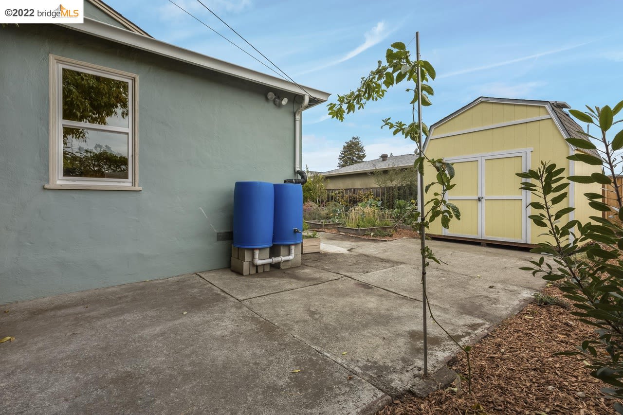 21956 Ada St