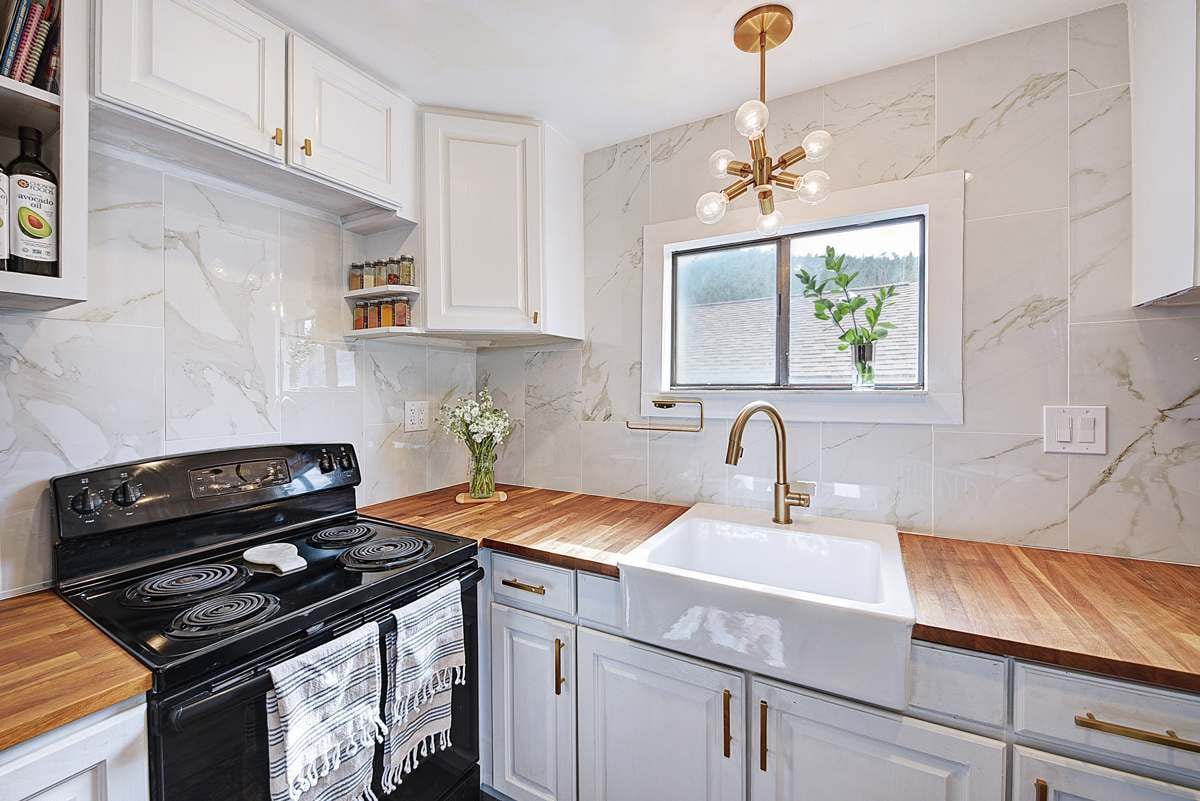 Before and After: Petite Kitchen