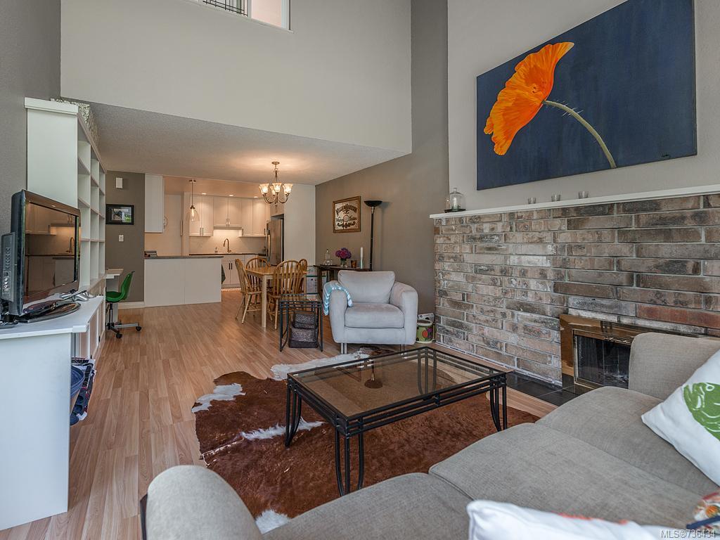 2-1319 Gladstone Ave, Victoria