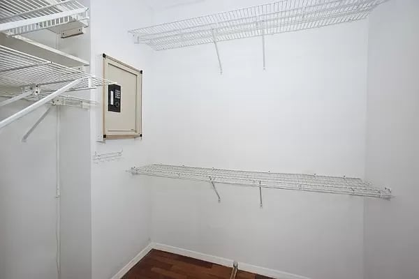 330 East 75th St Unit: 3F