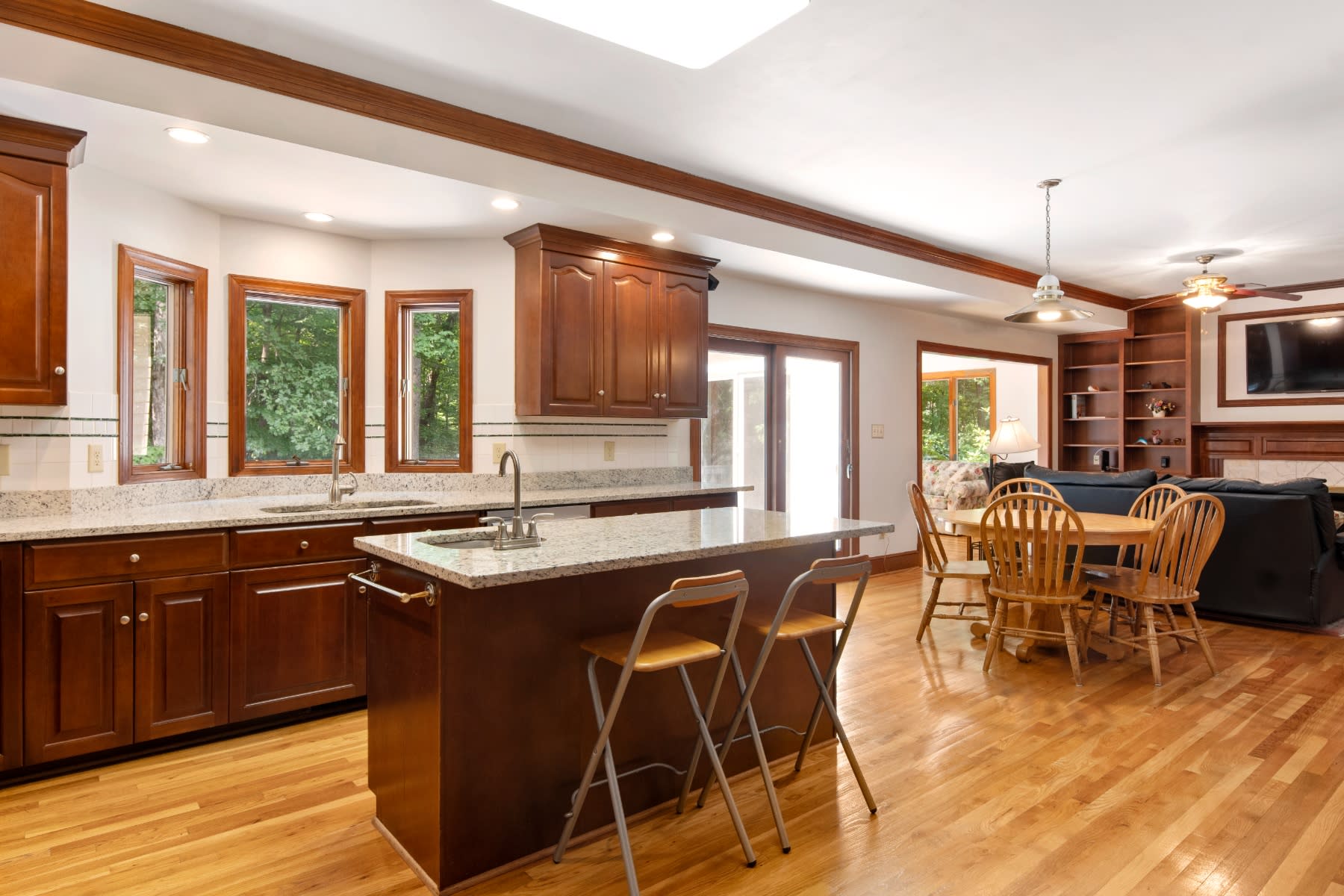 3328 Robious Forest Way