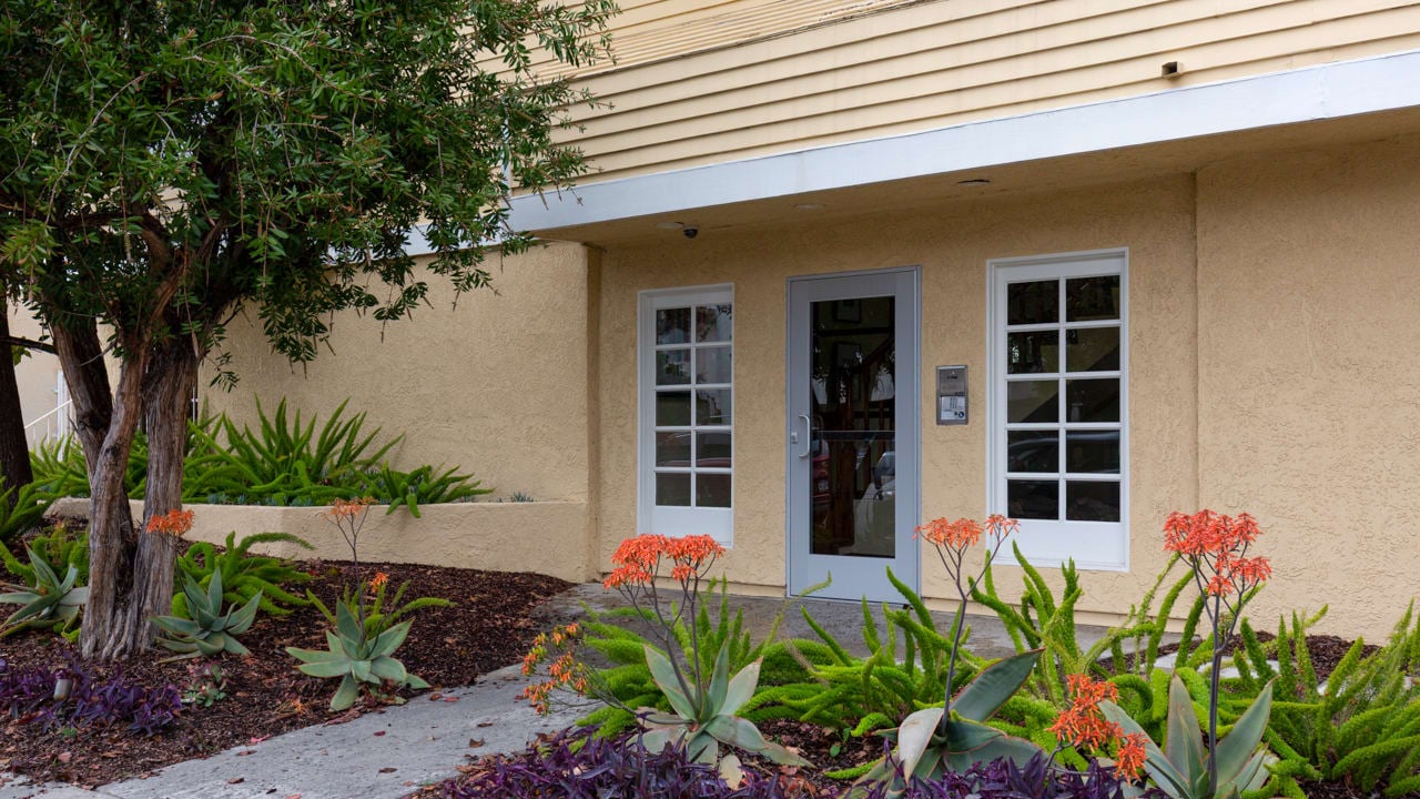 Sun Filled Mar Vista Townhouse 