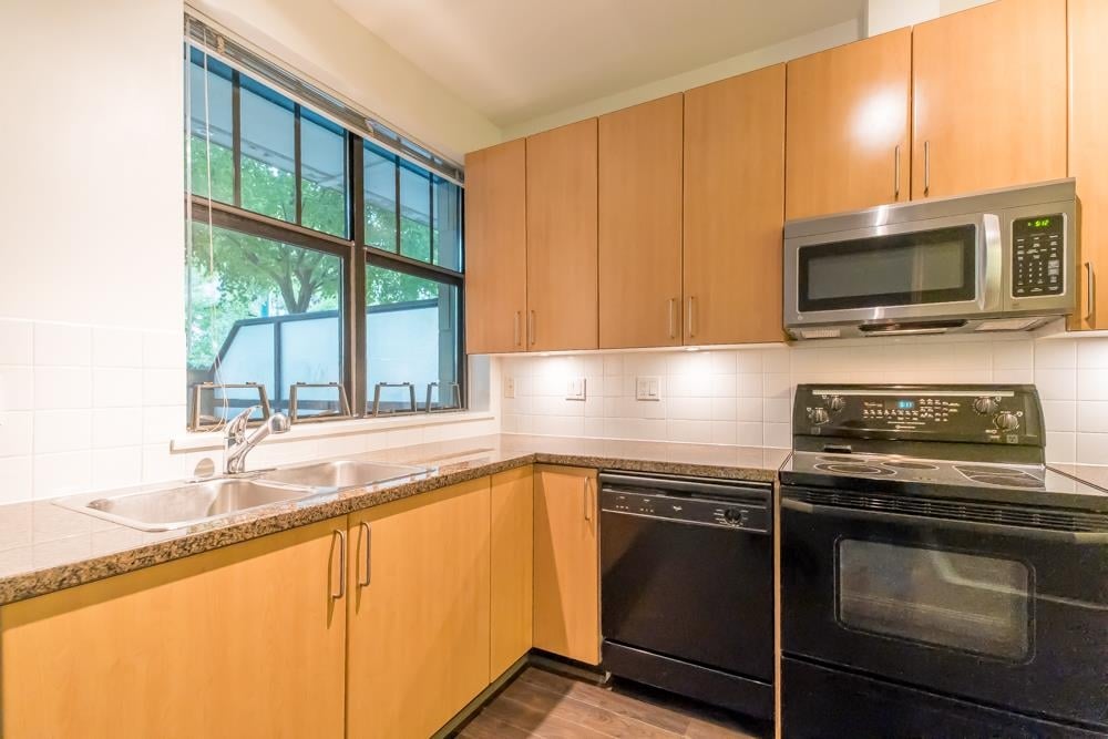101-2065 W 12th Avenue, Vancouver